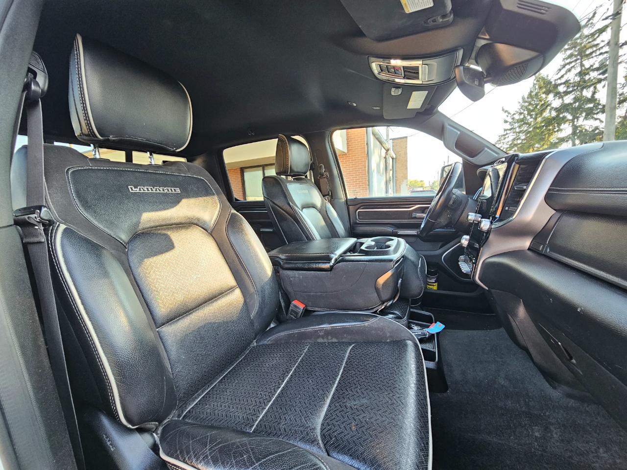 RAM 1500 Laramie 4x4 Crew Cab 5'7" Box 2024