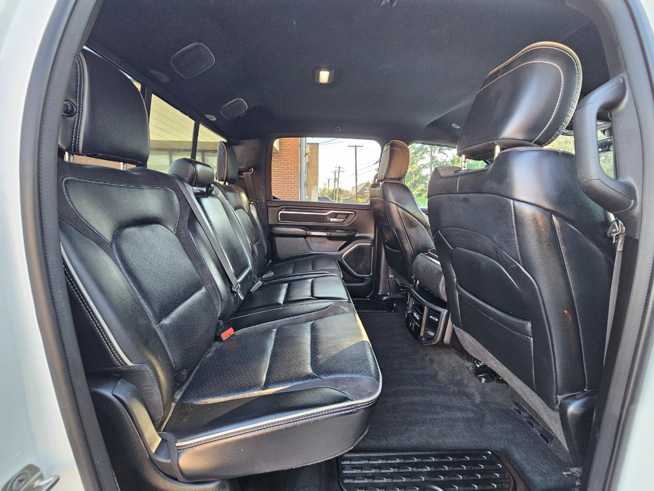 RAM 1500 Laramie 4x4 Crew Cab 5'7" Box 2024