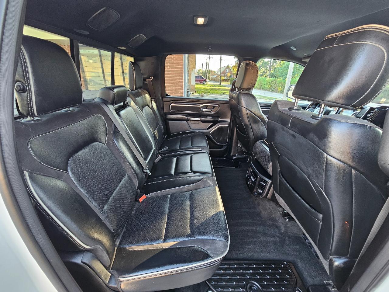RAM 1500 Laramie 4x4 Crew Cab 5'7" Box 2024