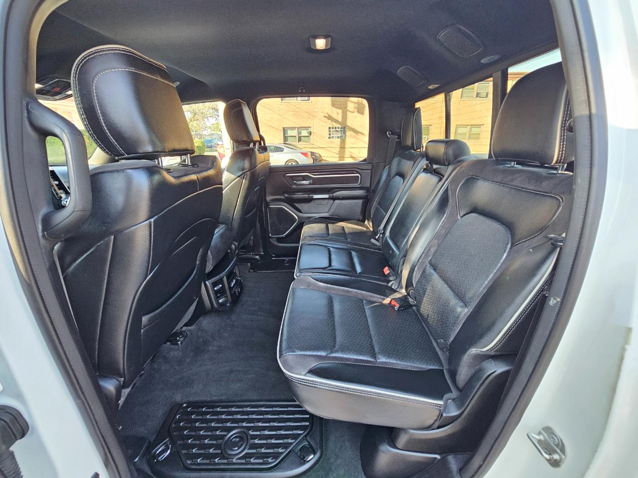 RAM 1500 Laramie 4x4 Crew Cab 5'7" Box 2024