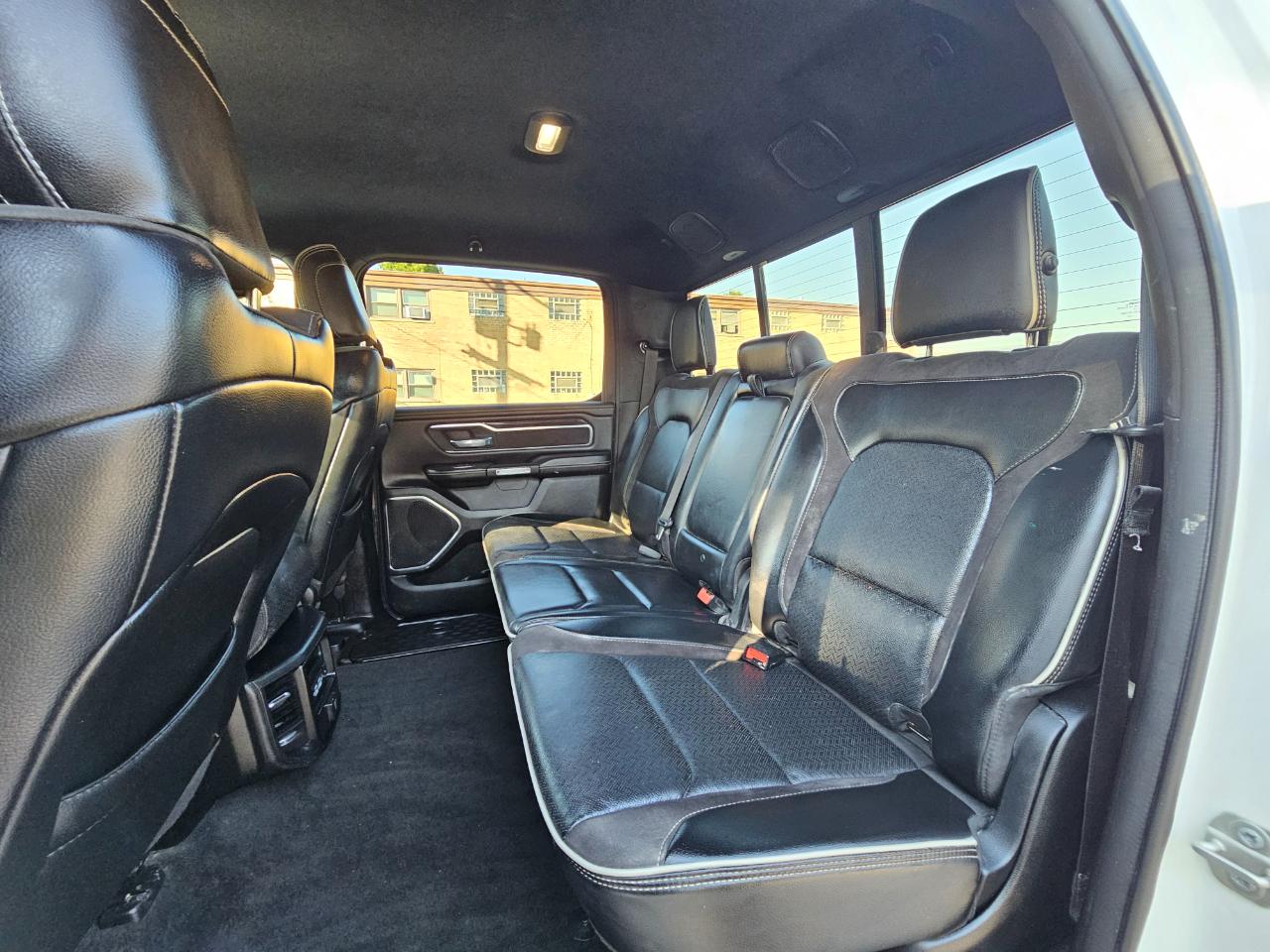 RAM 1500 Laramie 4x4 Crew Cab 5'7" Box 2024