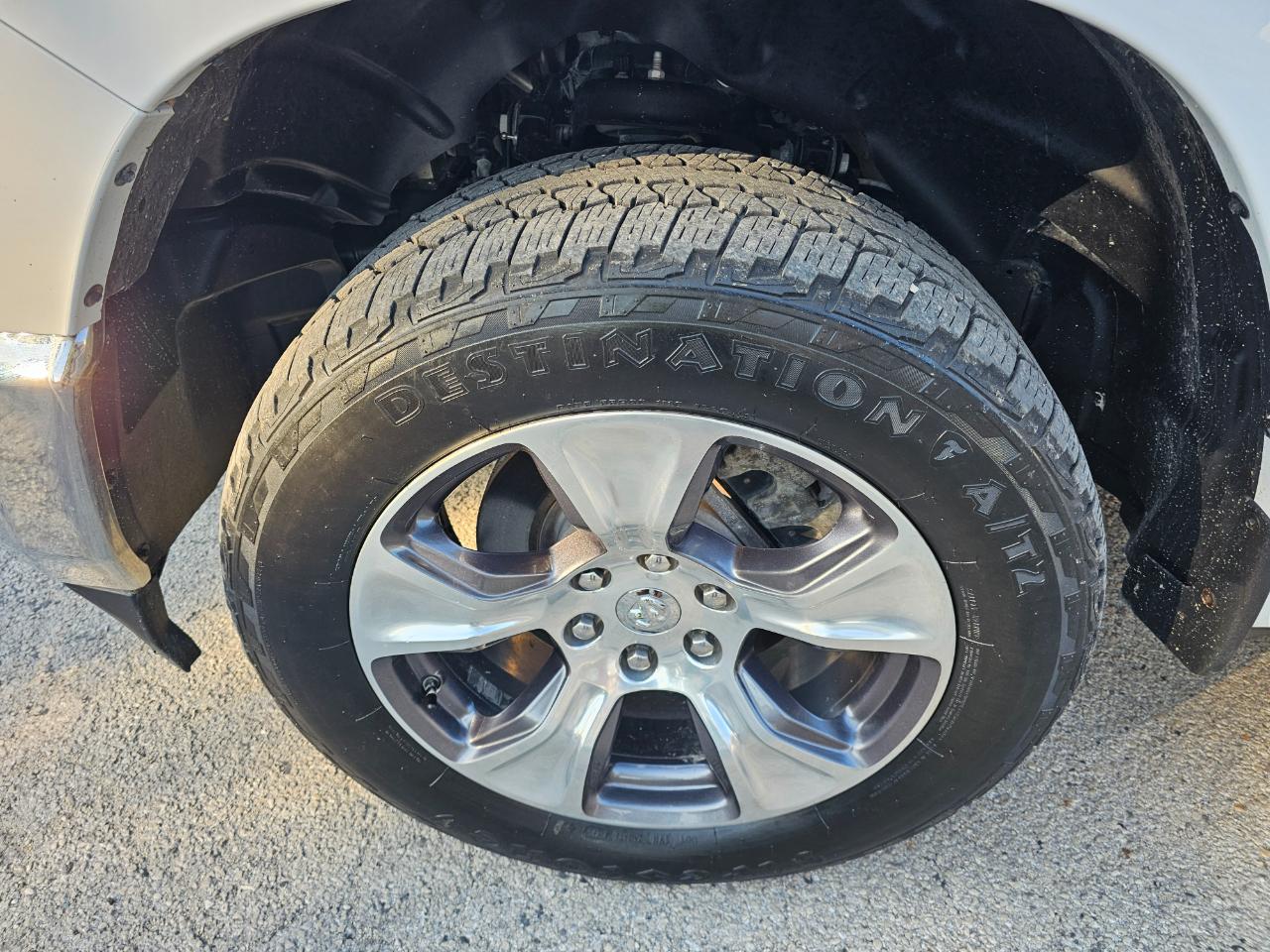 RAM 1500 Laramie 4x4 Crew Cab 5'7" Box 2024