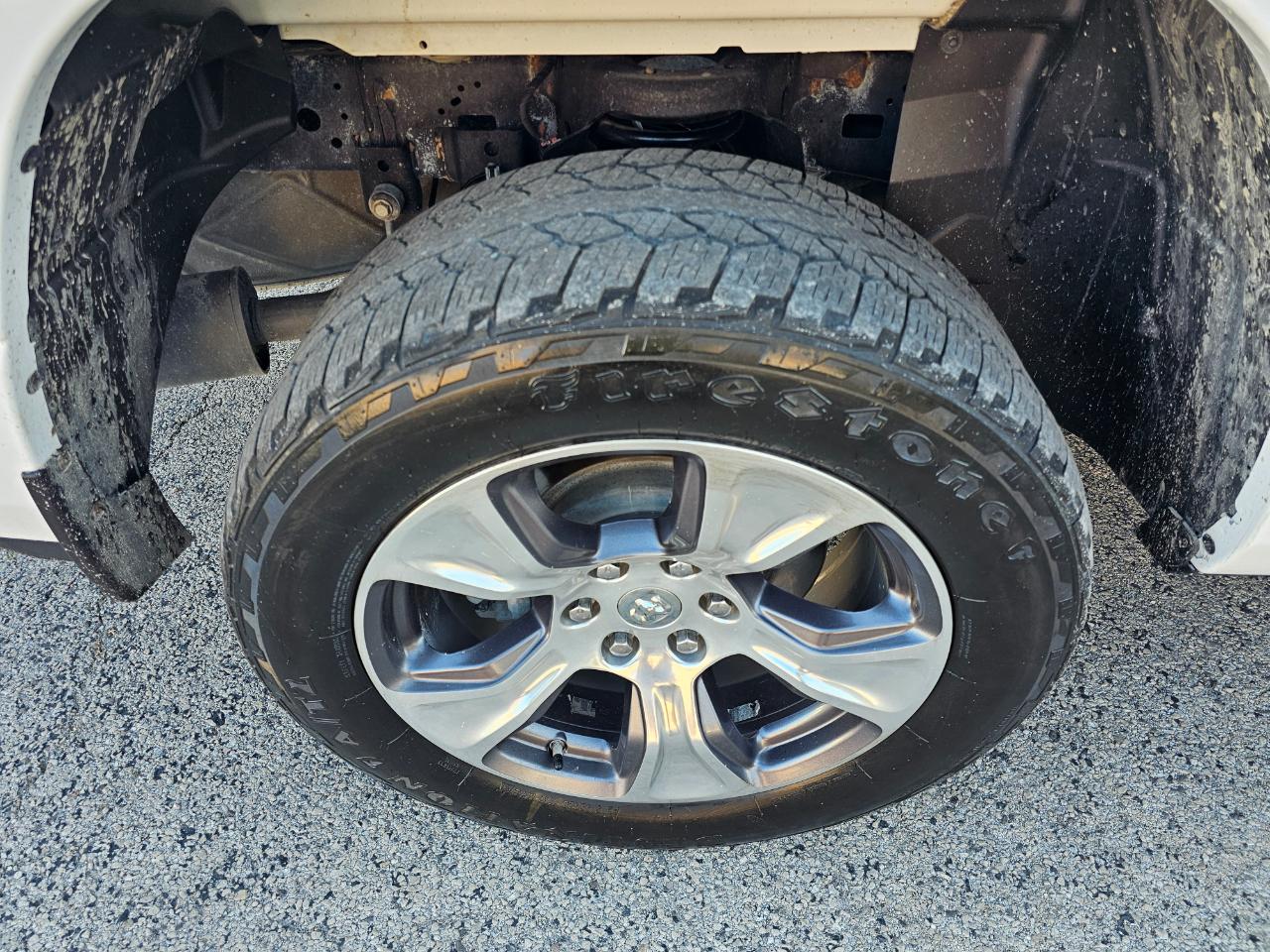 RAM 1500 Laramie 4x4 Crew Cab 5'7" Box 2024