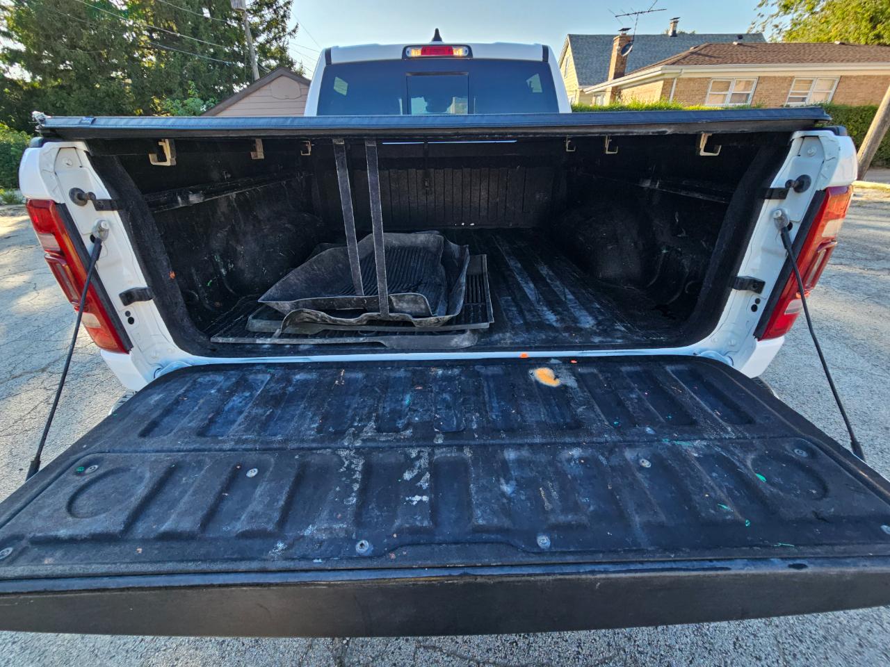 RAM 1500 Laramie 4x4 Crew Cab 5'7" Box 2024