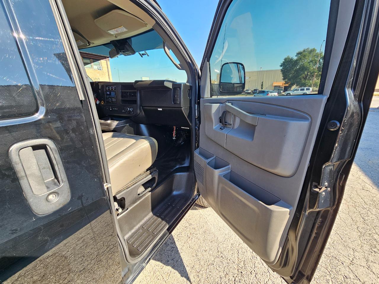 Chevrolet Express Cargo Van RWD 2500 135" 2019