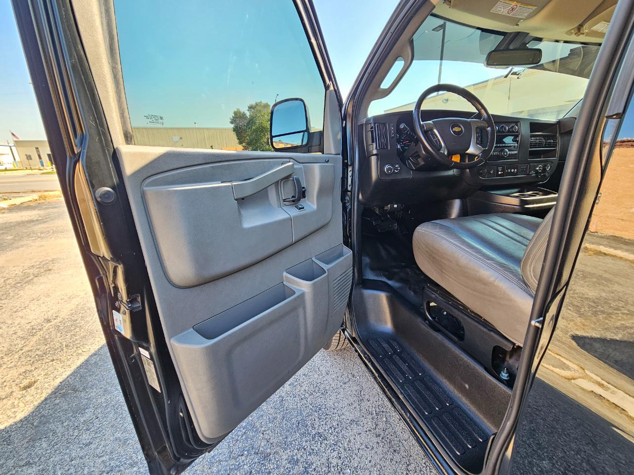 Chevrolet Express Cargo Van RWD 2500 135" 2019
