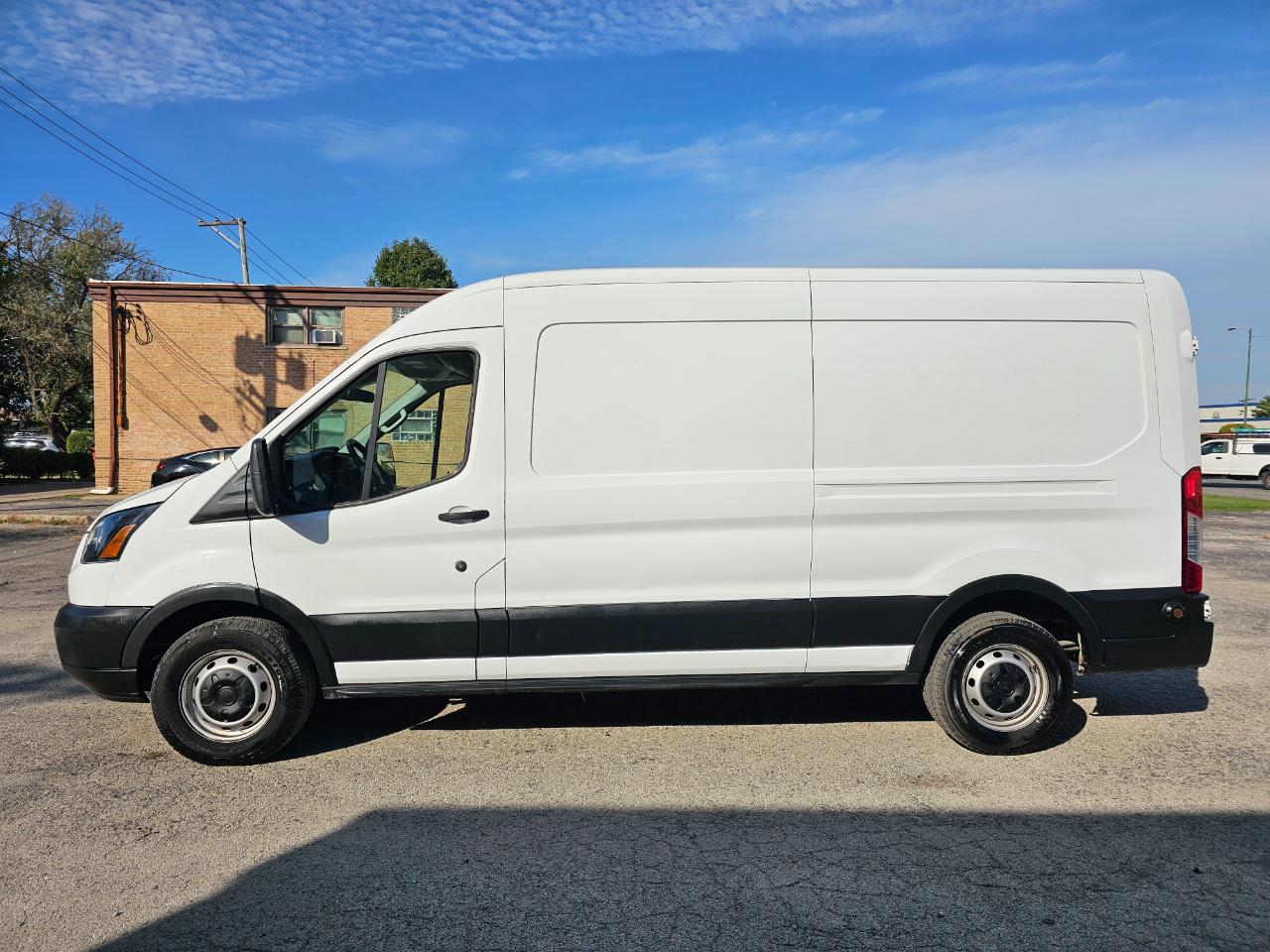 Ford Transit Van T-250 148" Med Rf 9000 GVWR Sliding RH Dr 2019