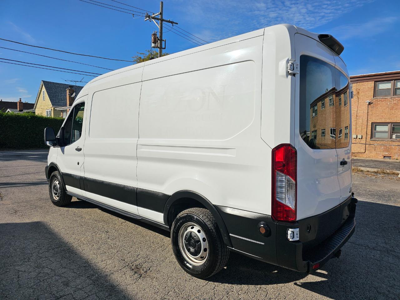 Ford Transit Van T-250 148" Med Rf 9000 GVWR Sliding RH Dr 2019