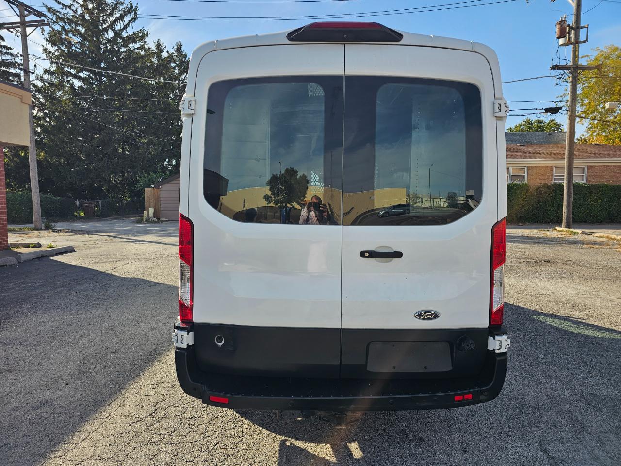Ford Transit Van T-250 148" Med Rf 9000 GVWR Sliding RH Dr 2019