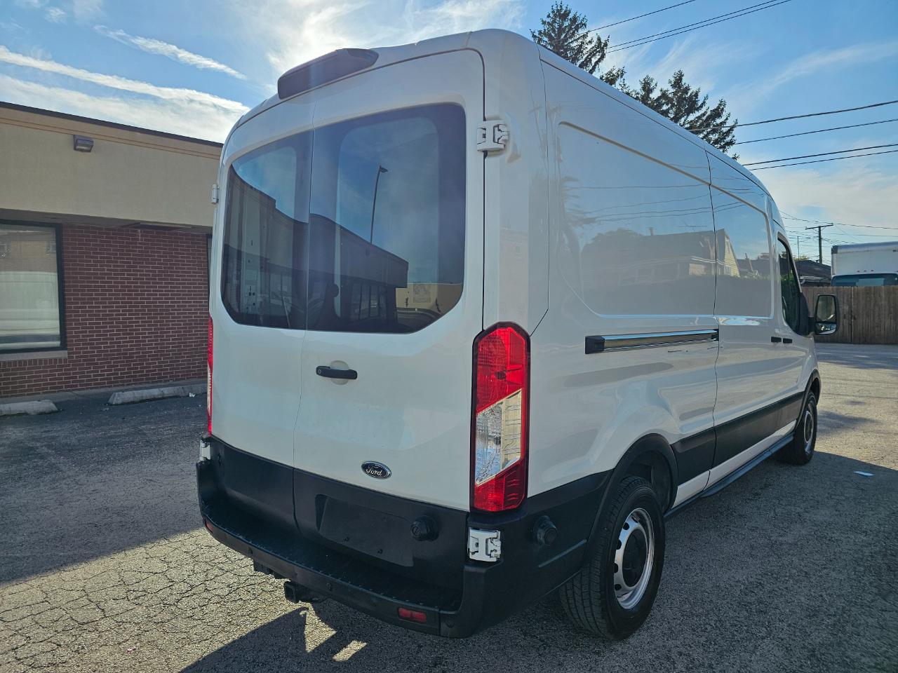 Ford Transit Van T-250 148" Med Rf 9000 GVWR Sliding RH Dr 2019