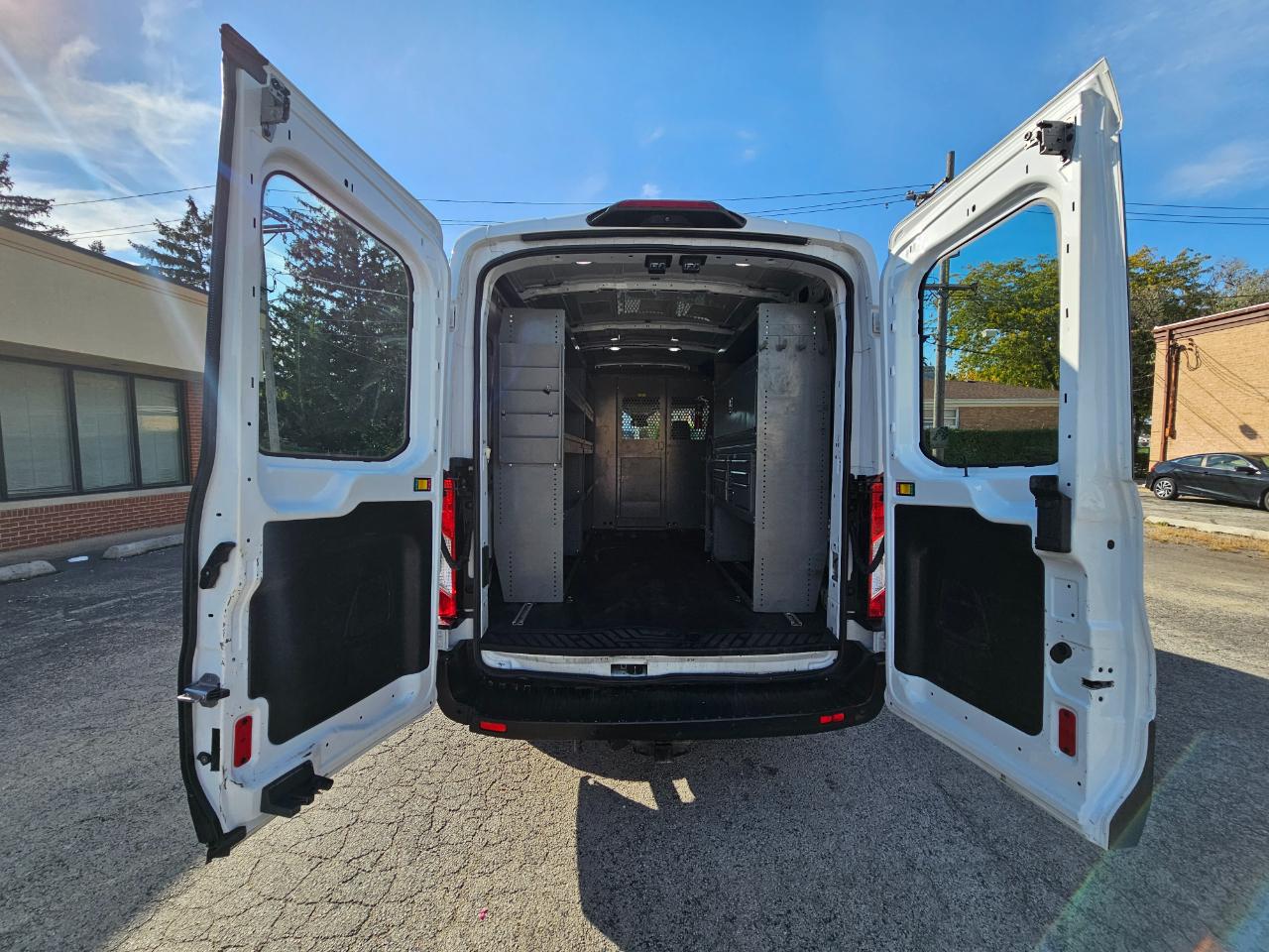 Ford Transit Van T-250 148" Med Rf 9000 GVWR Sliding RH Dr 2019
