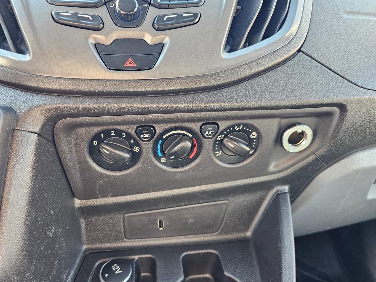 Ford Transit Van T-250 148" Med Rf 9000 GVWR Sliding RH Dr 2019