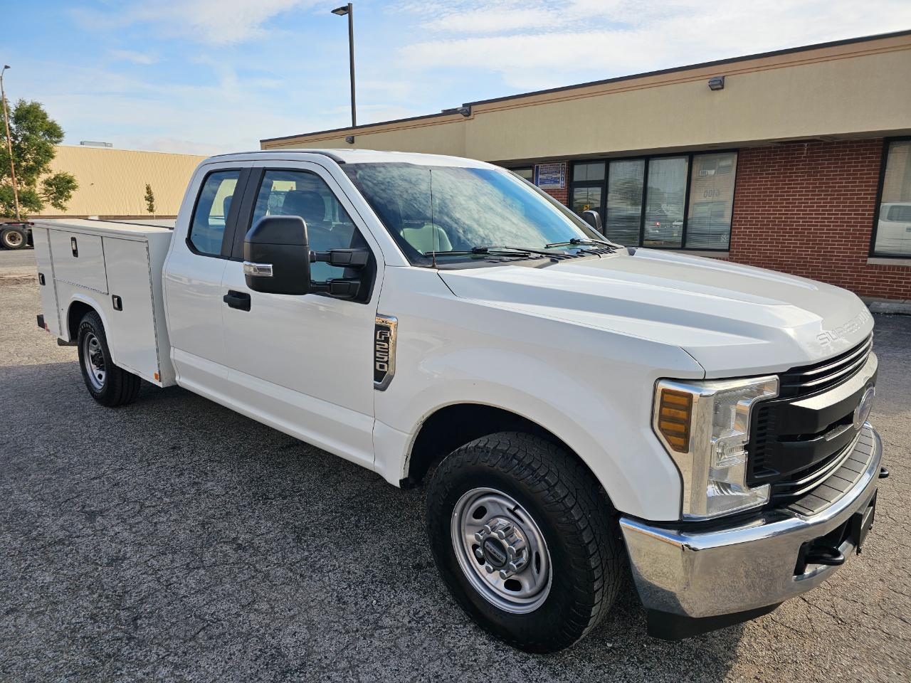 Ford Super Duty F-250 SRW 2WD Crew Cab 156" XL 2019