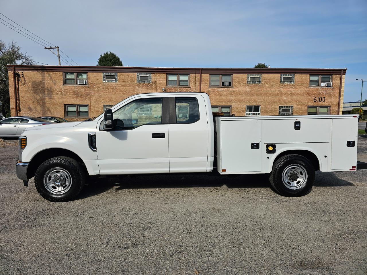 Ford Super Duty F-250 SRW 2WD Crew Cab 156" XL 2019