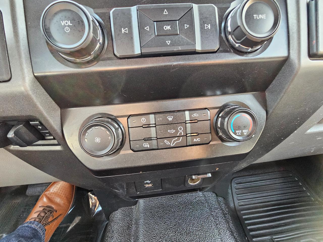 Ford Super Duty F-250 SRW 2WD Crew Cab 156" XL 2019