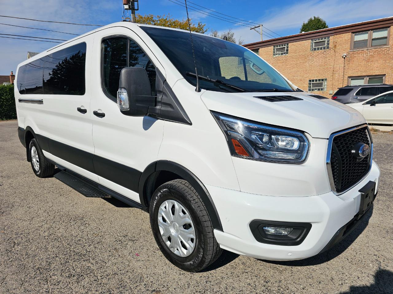 Ford Transit Passenger Wagon T-350 148" Low Roof XLT RWD 2023