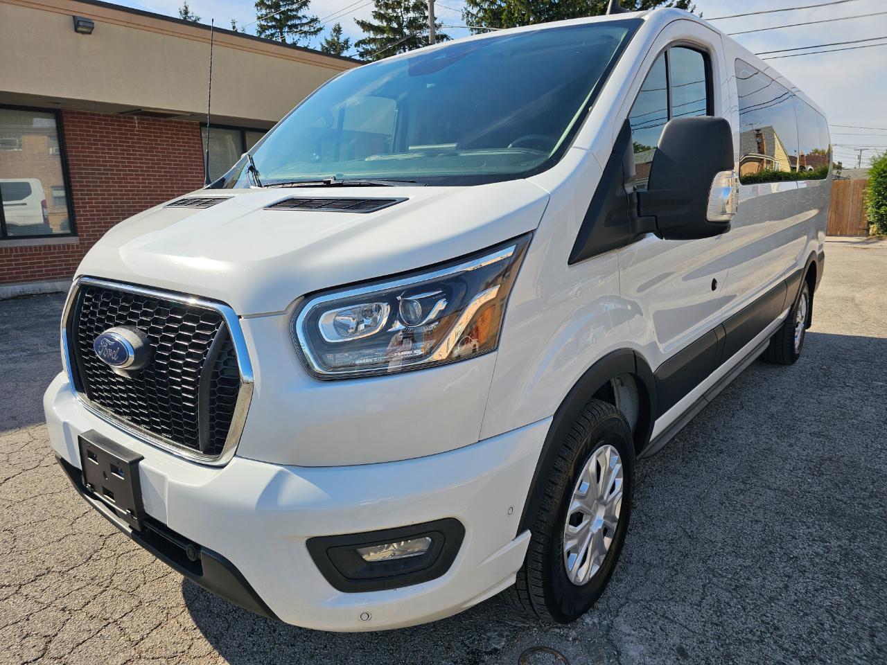 Ford Transit Passenger Wagon T-350 148" Low Roof XLT RWD 2023