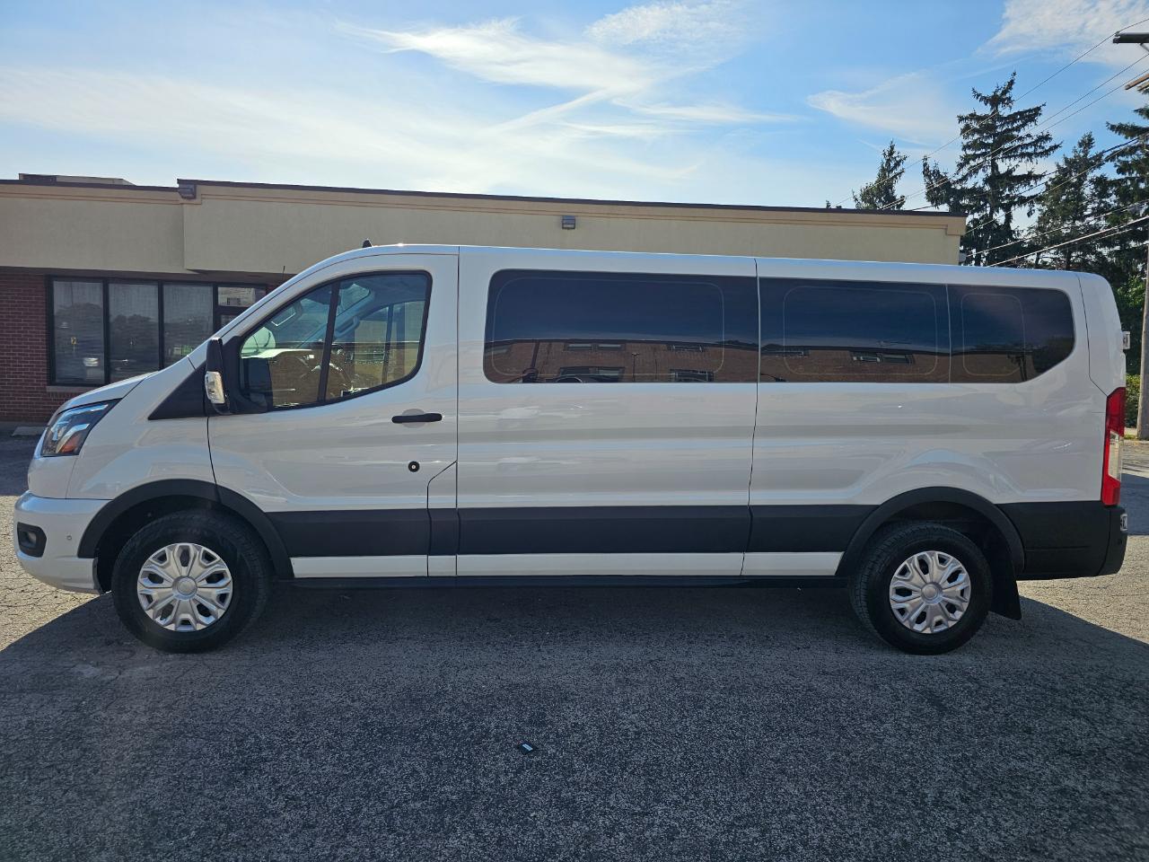 Ford Transit Passenger Wagon T-350 148" Low Roof XLT RWD 2023