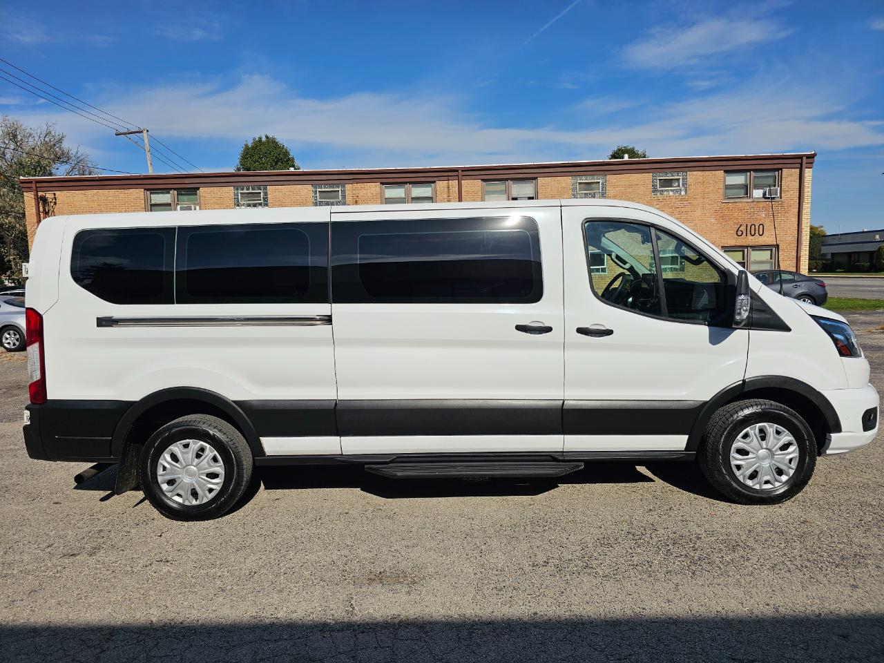 Ford Transit Passenger Wagon T-350 148" Low Roof XLT RWD 2023