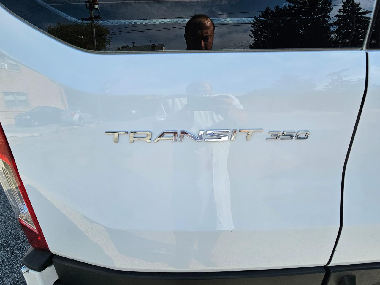 Ford Transit Passenger Wagon T-350 148" Low Roof XLT RWD 2023