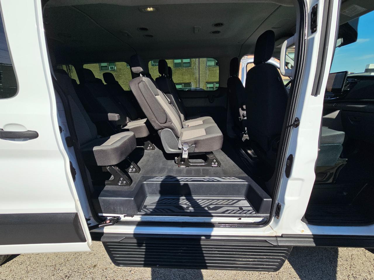 Ford Transit Passenger Wagon T-350 148" Low Roof XLT RWD 2023