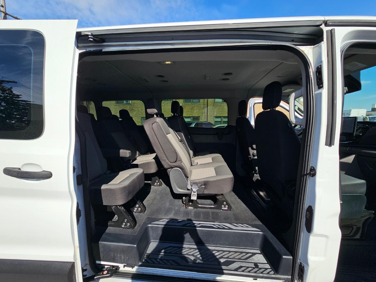 Ford Transit Passenger Wagon T-350 148" Low Roof XLT RWD 2023