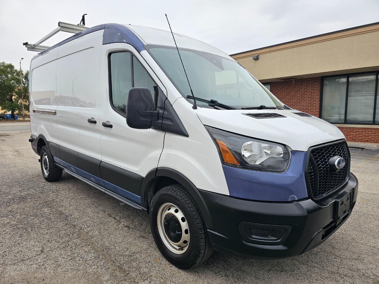 Ford Transit Cargo Van T-250 130" Med Rf 9070 GVWR RWD 2023