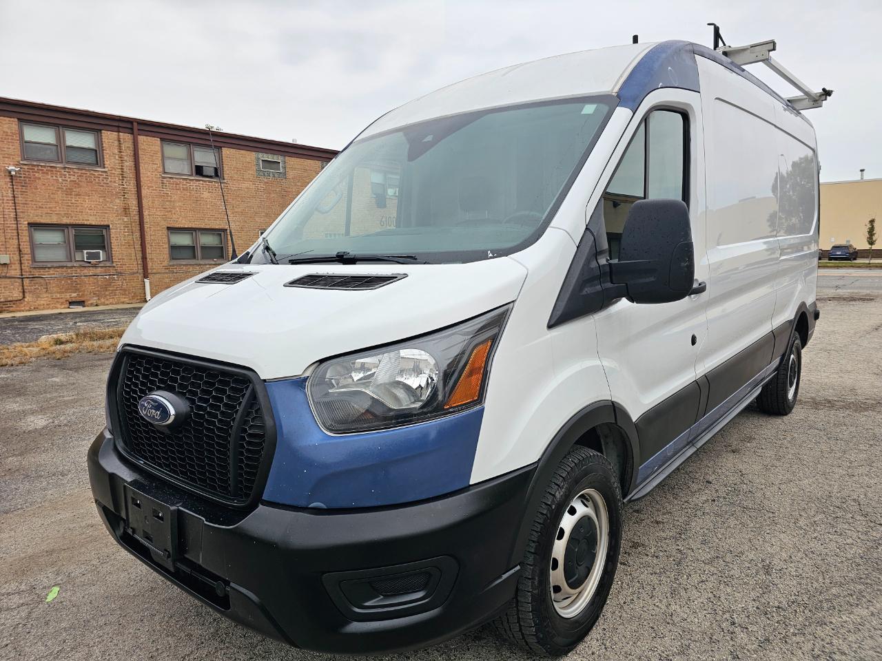 Ford Transit Cargo Van T-250 130" Med Rf 9070 GVWR RWD 2023