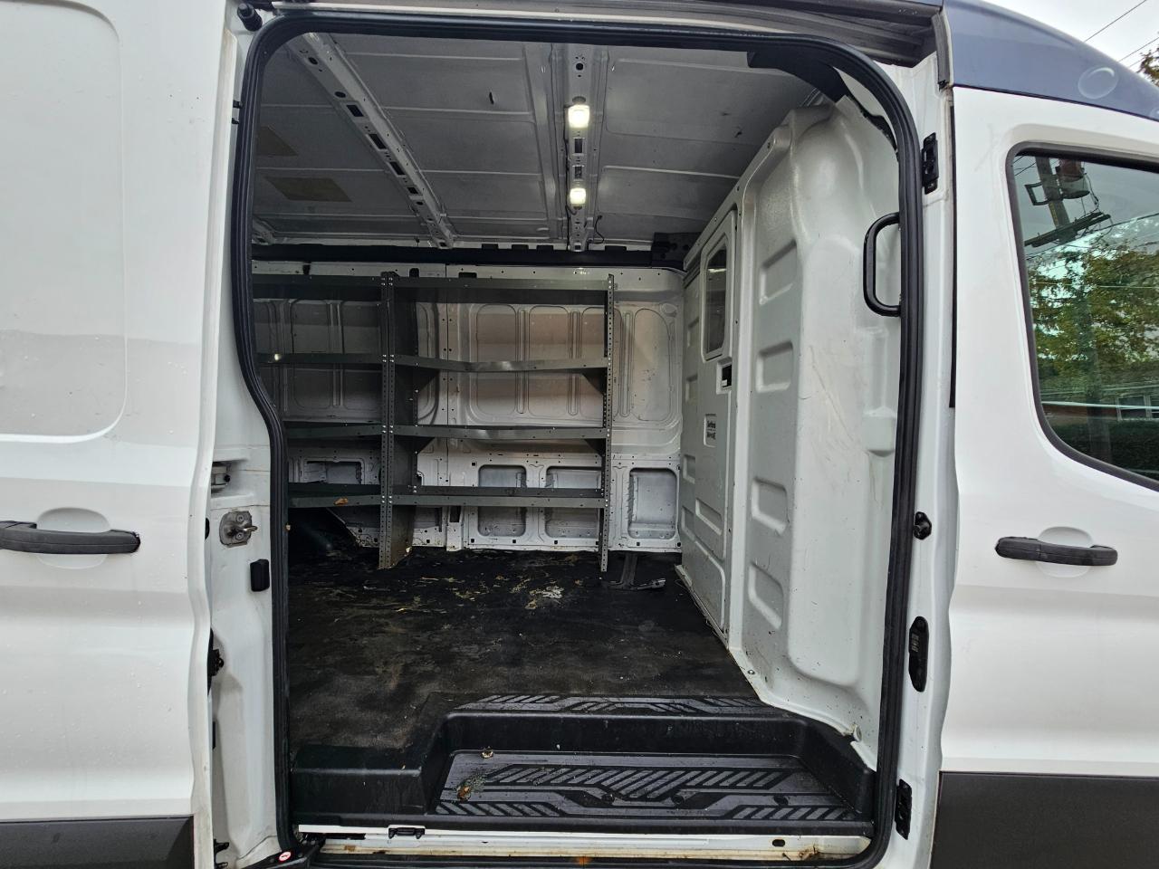 Ford Transit Cargo Van T-250 130" Med Rf 9070 GVWR RWD 2023