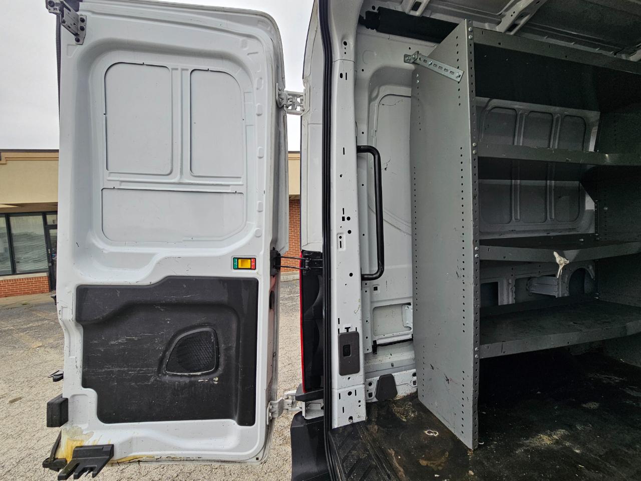Ford Transit Cargo Van T-250 130" Med Rf 9070 GVWR RWD 2023