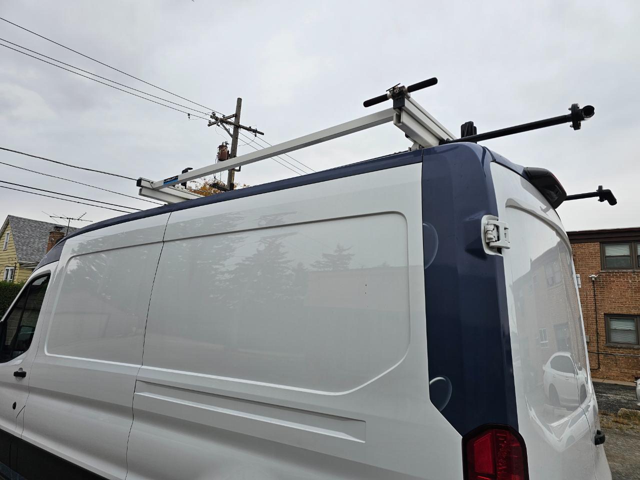 Ford Transit Cargo Van T-250 130" Med Rf 9070 GVWR RWD 2023
