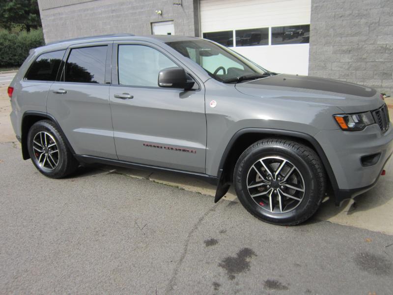 2020 Jeep Grand Cherokee Trailhawk photo 2