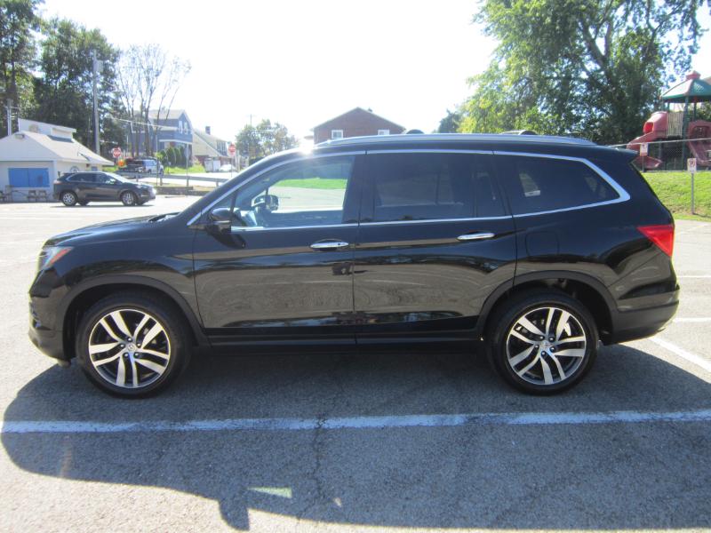 2016 Honda Pilot Touring photo 2