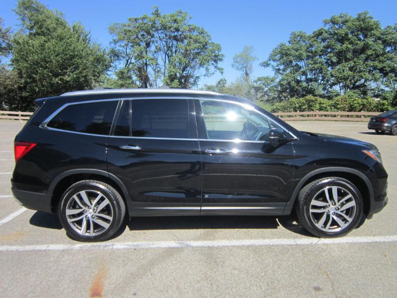 2016 Honda Pilot Touring photo 3