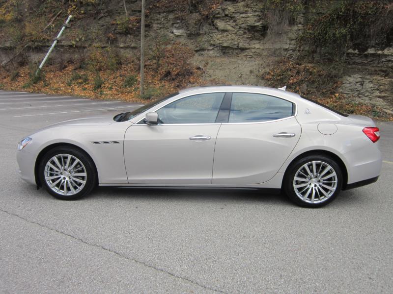 2015 Maserati Ghibli Base photo 2