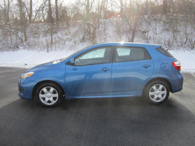 Toyota Matrix Base 4-Speed AT 2009