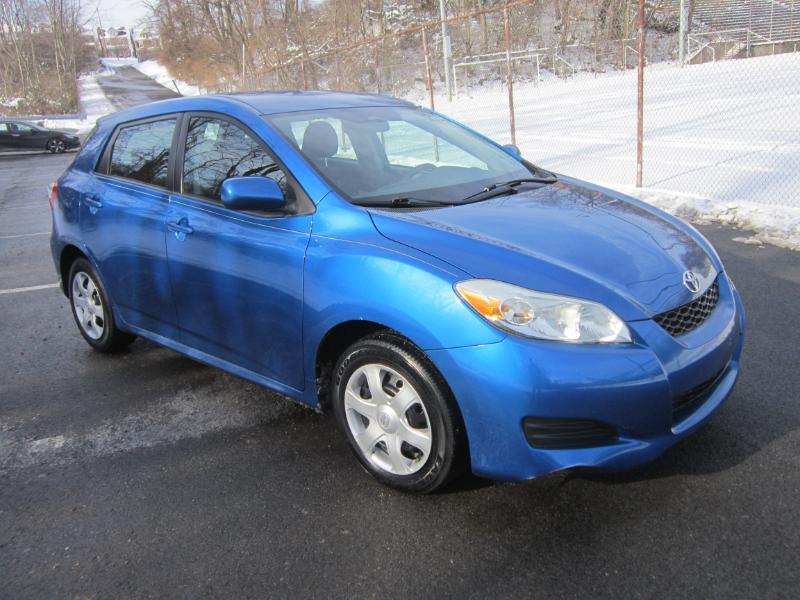 Toyota Matrix Base 4-Speed AT 2009