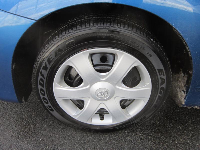 Toyota Matrix Base 4-Speed AT 2009