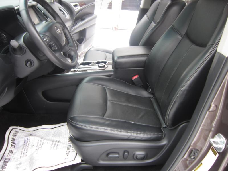 Nissan Pathfinder SV 4WD 2015