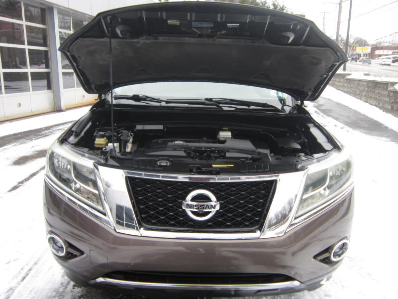 Nissan Pathfinder SV 4WD 2015