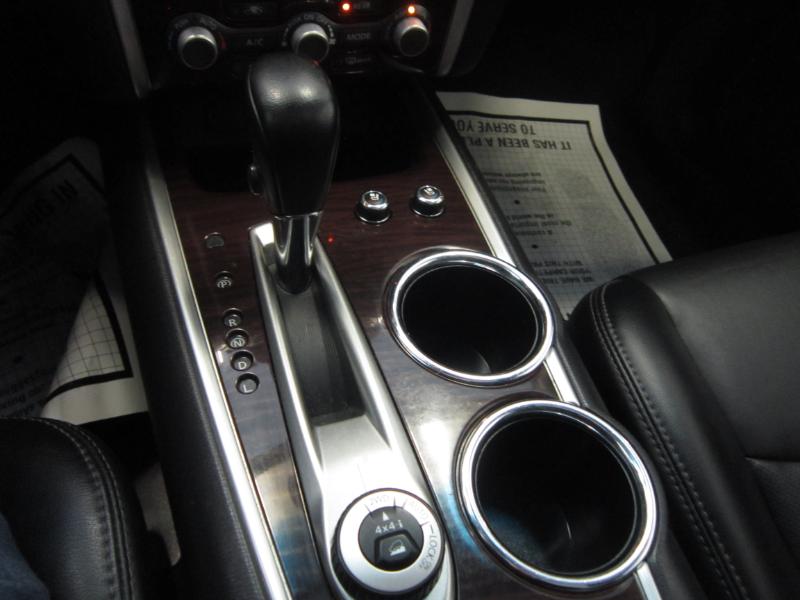 Nissan Pathfinder SV 4WD 2015