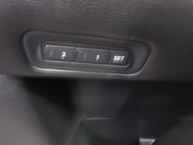 Nissan Pathfinder SV 4WD 2015