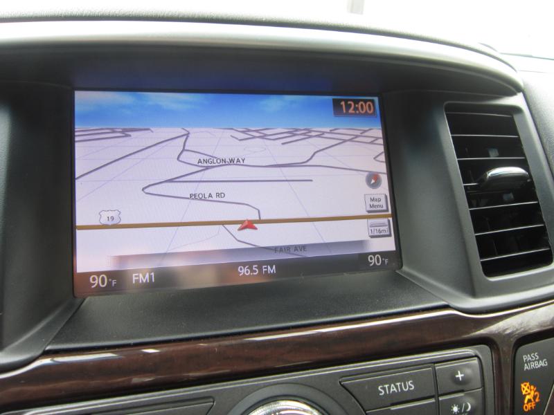 Nissan Pathfinder SV 4WD 2015