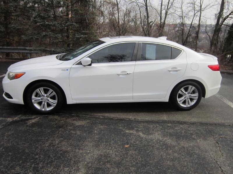 Acura ILX CVT Hybrid w/ Technology Package 2013