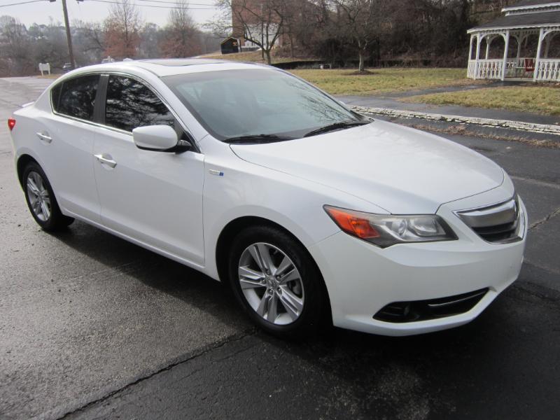 Acura ILX CVT Hybrid w/ Technology Package 2013