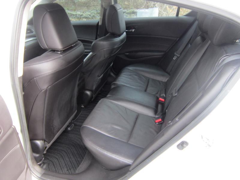 Acura ILX CVT Hybrid w/ Technology Package 2013