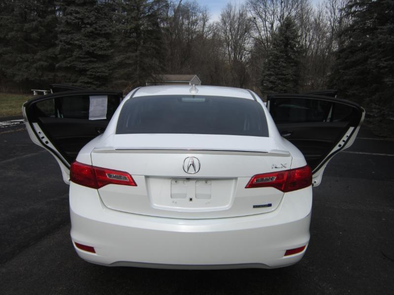 Acura ILX CVT Hybrid w/ Technology Package 2013