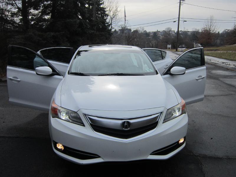 Acura ILX CVT Hybrid w/ Technology Package 2013