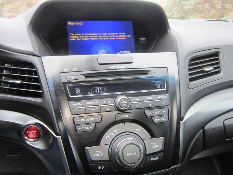 Acura ILX CVT Hybrid w/ Technology Package 2013