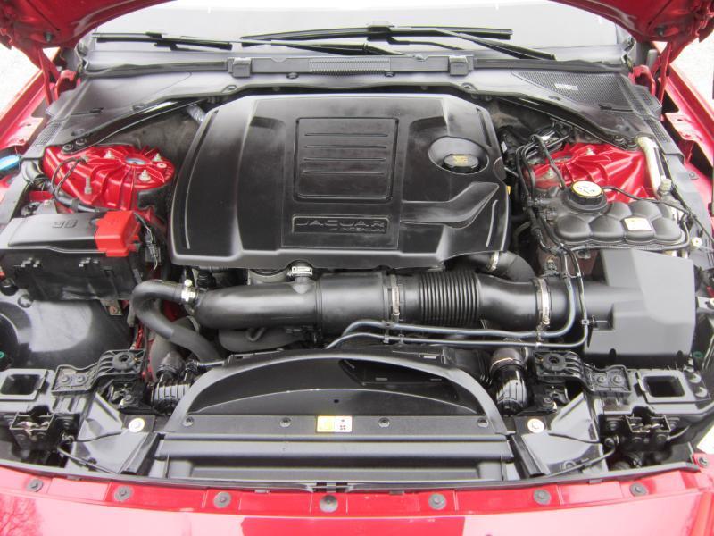 Jaguar XF-Series 25t Premium AWD 2018